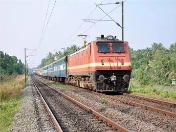 মৃত রেলকর্মী।