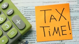 নির্ধারিত সময়ের মধ্যে আইটিআর দাখিল করা গুরুত্বপূর্ণ। এরপর আয়কর বিভাগ আইটিআর যাচাই করবে এবং রিফান্ড পাঠাবে। রিফান্ড ইলেকট্রনিক ক্লিয়ারিং সার্ভিসের মাধ্যমে করদাতার ব্যাঙ্ক অ্যাকাউন্টে জমা হয়। এর জন্য প্যান, ব্যাঙ্ক অ্যাকাউন্টে দেওয়া নাম ও অন্যান্য বিবরণ এক থাকতে হবে।