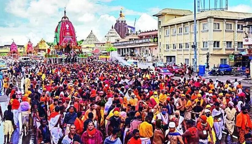 অভ্যন্তরীণ প্রকোষ্ঠে নানা প্রকার মূল্যবান সামগ্রী রয়েছে বলে মনে করা হচ্ছে। এর মধ্যে অন্যতম হল লকেট, রুপোলি সিংহাসন, ব্রেসলেট, হিরে এবং মুক্তো খচিত নেকলেস, স্বর্ণ খচিত ময়ূর চন্দ্রিকা, সোনা এবং বাঘের নখ, সোনার পুষ্পস্তবক, স্বর্ণ চাকা, স্বর্ণ পুষ্প এবং সোনার মোহর (মুদ্রা)।