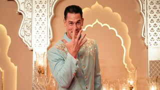 ম্বইয়ের জিও কনভেনশন সেন্টারে ভারতীয় পোশাকে উপস্থিত ছিলেন জন সিনা৷ Photo: AP