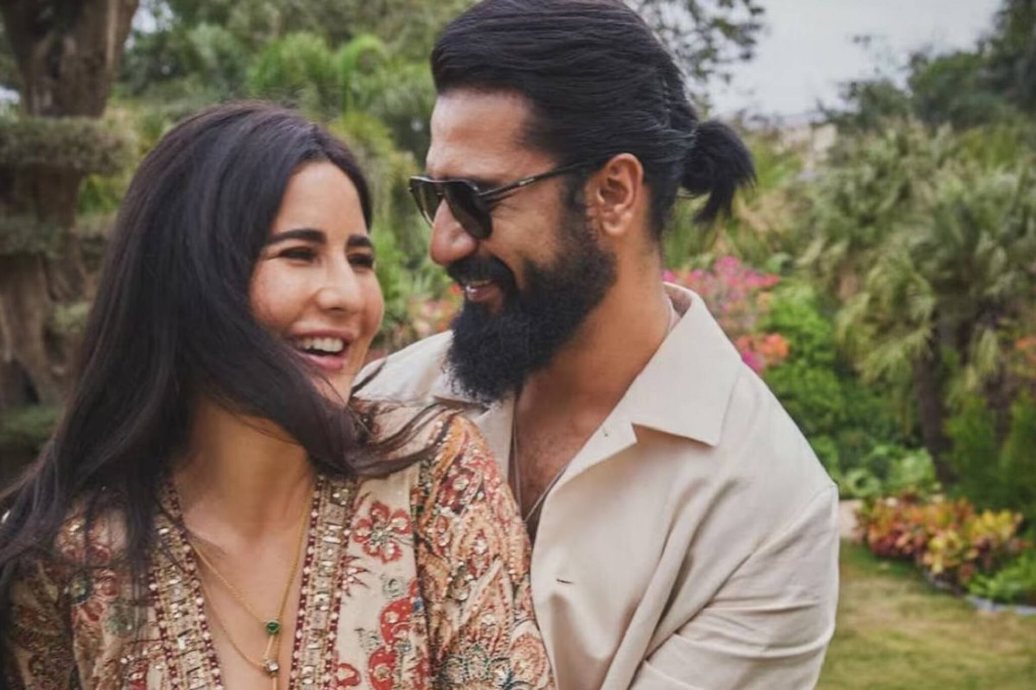 ক্যাটরিনা কি অন্তঃসত্ত্বা!! ঢিলেঢালা পোশাকে দেখে নেটিজেনদের মধ্যে জল্পনা তুঙ্গে