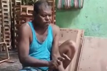 দু'চোখে দৃষ্টি নেই, তবুও স্রেফ অনুভূতি থেকেই দেখাচ্ছেন হাতের জাদু