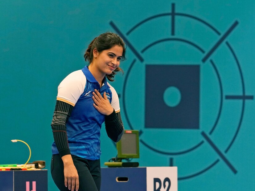 মনু ভাকেরের বাবা রাম কিষান ভাকের গোটা ব্যাপারটা দেখে আর চুপ করে থাকততে পারলেন না। মেয়ের সম্পর্ক, বিয়ের ব্যাপারে অনেক কথাই বলেছেন তিনি। 