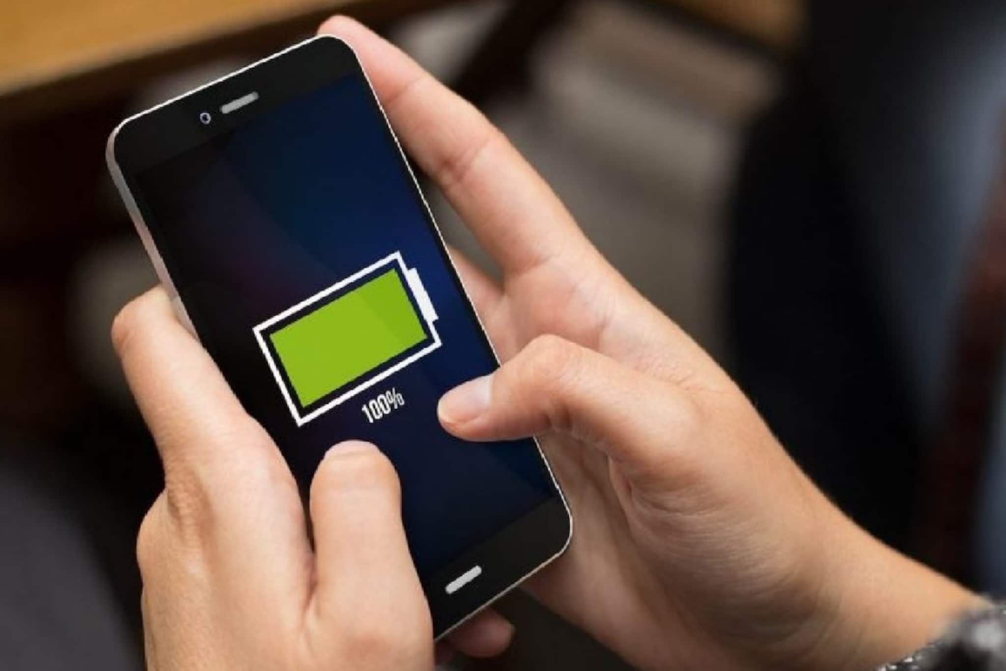 ফোনে শুধু 'এই' দুটি সেটিংস বন্ধ রাখুন, ব্যাটারি চলবে আরও ১-২ ঘন্টা বেশি