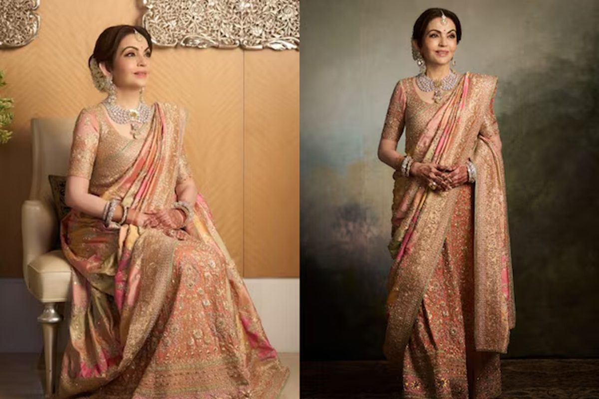 অনন্তের বরযাত্রীতে স্পটলাইটে মা নীতা! তাঁর ঘাগরাটি বুনতে কত সময় লেগেছে জানেন? অনন্তের বরযাত্রীতে স্পটলাইটে মা নীতা! তাঁর ঘাগরাটি বুনতে কত সময় লেগেছে জানেন?