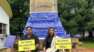 রেয়াত হোসেন সরকার এবং সায়ন্তিকা বন্দ্যোপাধ্যায়। রেয়াত হোসেন সরকার এবং সায়ন্তিকা বন্দ্যোপাধ্যায়।