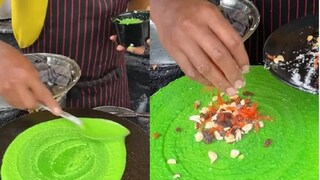 ধোসা বানাতে গিয়ে চাটুর মধ্য সবুজ ব্যটার(Photo Credit: Instagram)