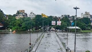 অবিরাম বৃষ্টিপাতে ভয়াবহ পুনের বন্যা পরিস্থিতি   (Photo Credits: X)