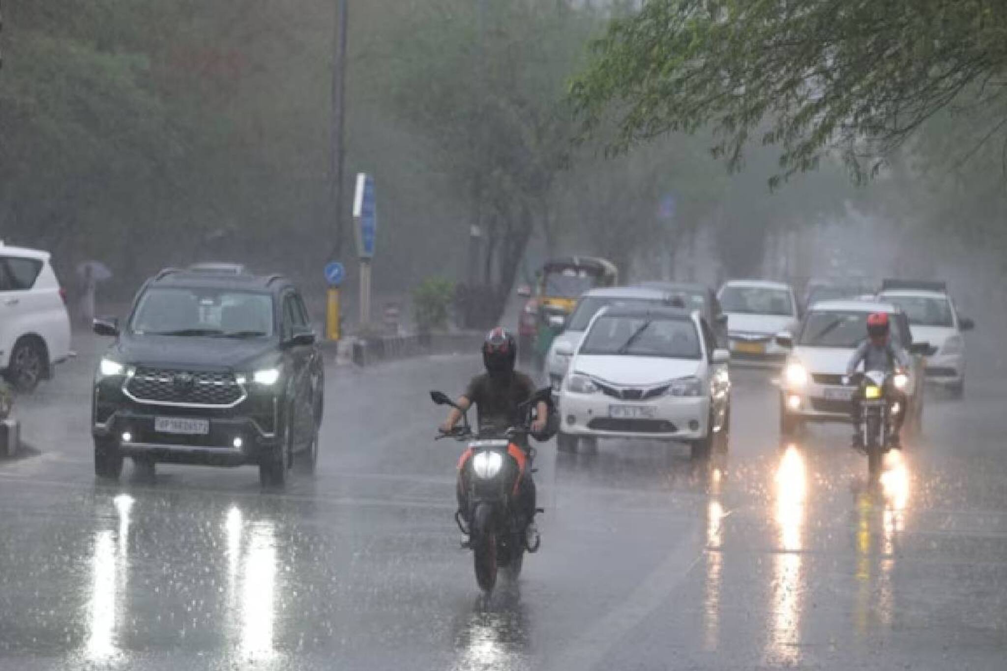 হাতে রাখুন ছাতা! ঘণ্টাখানেকের মধ্যেই দক্ষিণের ৩ জেলায় বৃষ্টি!