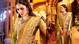 অনন্ত আম্বানি ও রাধিকা মার্চেন্টের মেহেন্দির রাতে শ্লোকা মেহেতা পরেছিলেন তাঁর দিদিমার সোনালি রঙের টিসু সিল্ক৷ (Images: Instagram) অনন্ত আম্বানি ও রাধিকা মার্চেন্টের মেহেন্দির রাতে শ্লোকা মেহেতা পরেছিলেন তাঁর দিদিমার সোনালি রঙের টিসু সিল্ক৷ (Images: Instagram)