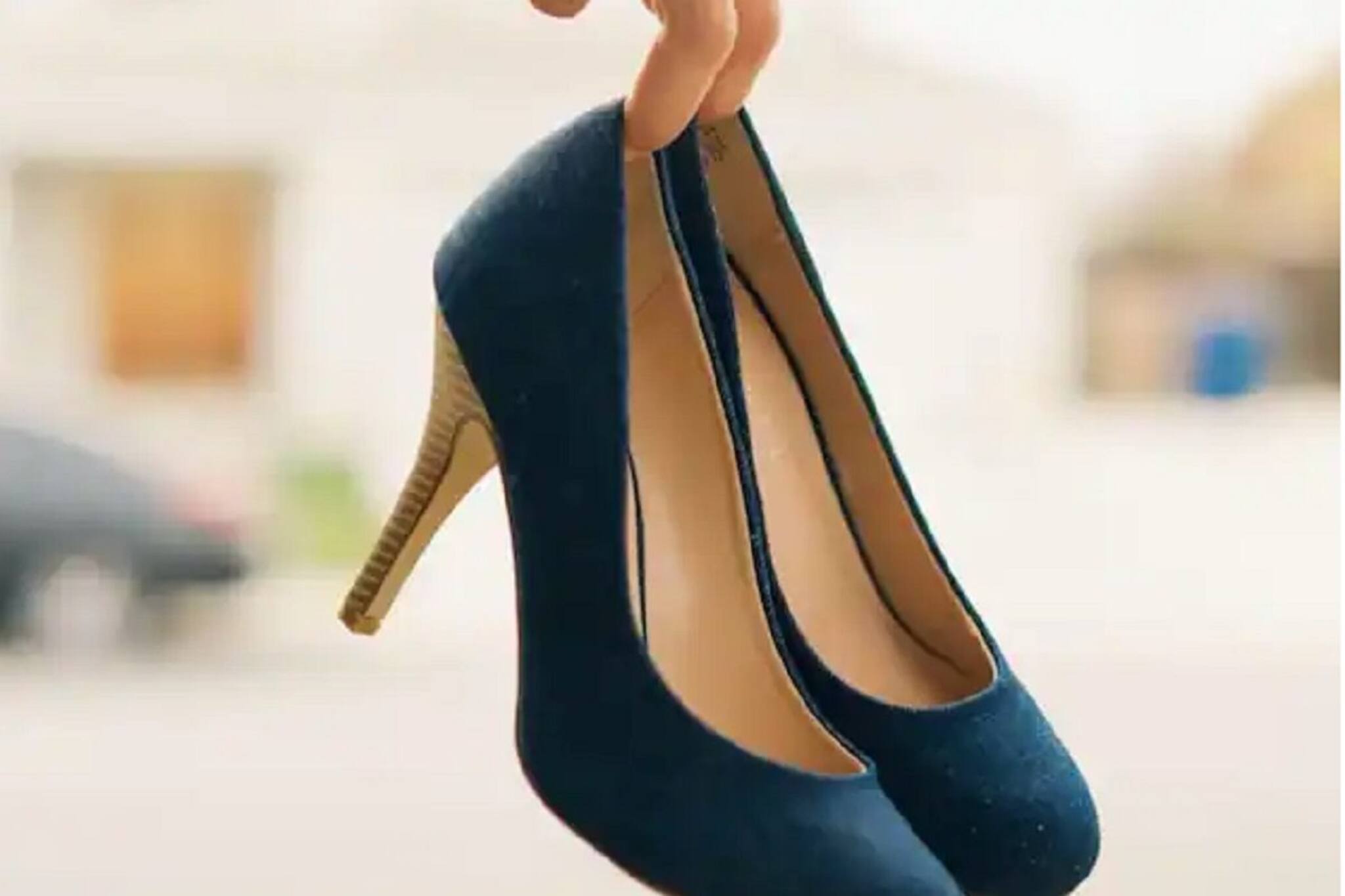 কোথাও হিল পড়া নিষেধ, কোথাও হাসা বাধ্যতামূলক, কয়েকটা দেশে আছে এমনই আজব আইন