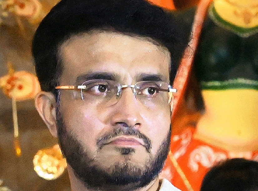 সৌরভ গঙ্গোপাধ্যায় বেশিরভাগ কাজই করেন নিজের মতো করে। ঢাক-ঢোল পিটিয়ে নয়! তিনি ভাল কাজ কিছুটা চুপচাপ করতেই ভালবাসেন। আর সেটাই আরও একবার প্রমাণিত।