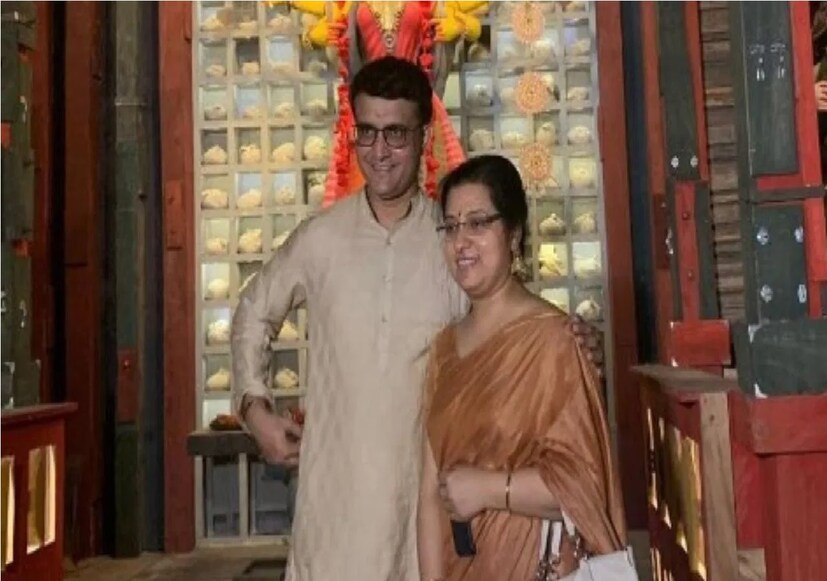 ডোনা অবশ্য নিজে বলছেন, তিনি এবার পুজোয় কোনও বিনোদনমূলক অনুষ্ঠান করতে চাননি। 