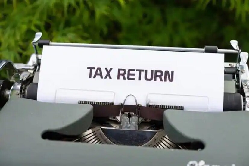 স্টেপ ২ -আয়কর বিভাগের ইফাইলিং ওয়েবসাইট https://eportal.incometax.gov.in/iec/foservi-তে লগ ইন করতে ইউজার আইডি, প্যান নম্বর এবং ক্যাপচা কোড এন্টার করতে হবে। এরপর লগ ইন করতে হবে।