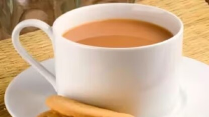 চায়ের সঙ্গে বিস্কুট খাওয়া কি ঠিক? চায়ের সঙ্গে বিস্কুট খাওয়া কি ঠিক?