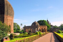 কালনায় রাজবাড়ির নিরাপত্তা কর্মীকে মারধর, পুরপ্রধানের বিরুদ্ধে অভিযোগ দায়ের
