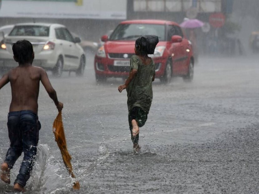 IMD Rain Alert: কলকাতা-সহ গাঙ্গেয় পশ্চিমবঙ্গের জেলাগুলিতে দুই-এক পশলা বজ্রবিদ্যুৎ-সহ বৃষ্টির সতর্কতা।