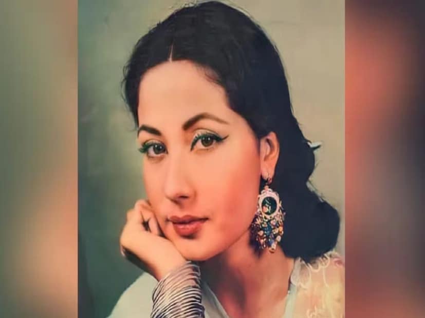দীর্ঘ দিন পর দু’জনের নাকি একটি পার্টিতে দেখা হয়। কিন্তু সেখানে তাঁরা পরস্পরকে এড়িয়েই চলেন। 