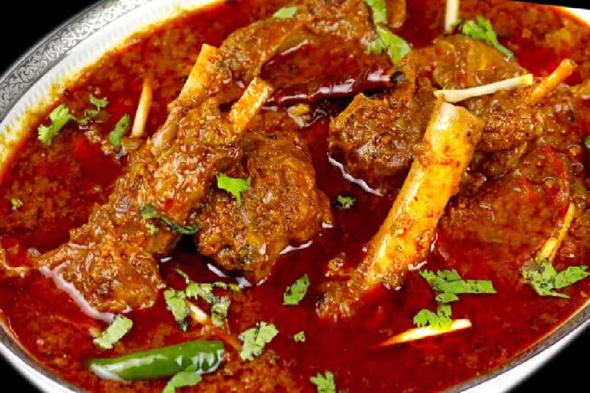 অতিরিক্ত মশলাদার খাবারও ত্বকের বয়স বাড়িয়ে দিতে পারে।