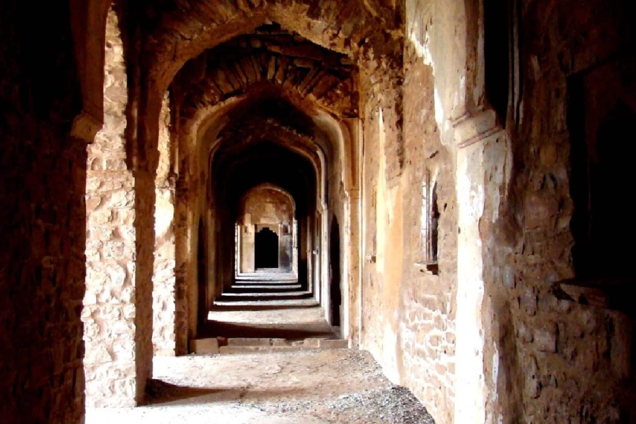 ভূতের রাজত্ব 'এখানে'! প্রচণ্ড ভয়ের জায়গা, দিনের বেলাতেও এই কুয়োর কাছে যায় না!