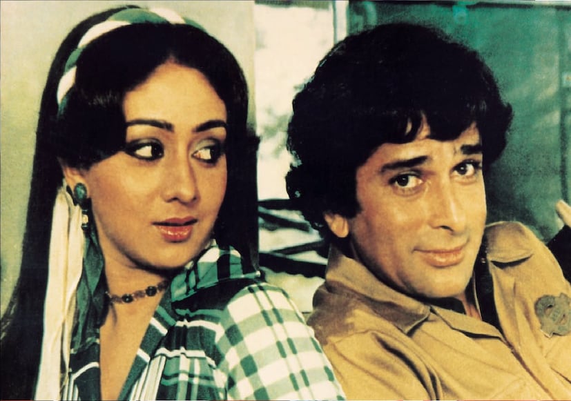 ১৯৭৬ সালে তাঁর প্রথম ছবি 'জীবন জ্যোতি' মুক্তি পায়, যেখানে বিজয় অরোরা তাঁর সঙ্গে অভিনয় করেছিলেন। সিনেমা হিট না হলেও সমালোচকেরা তাঁর কাজের প্রশংসা করেছিলেন এবং তিনি এরপর বহু কাজ পেতে শুরু করেন। এরপর ১৯৭৮ সালে ‘খাট্টা মিঠা’ ছবিতে দেখা যায় তাঁকে। এই ছবিটি হিট হয় এবং বলিউডে জনপ্রিয়তা পান বিন্দিয়া।