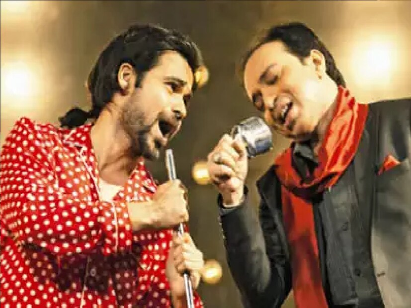 ২০১৩ সালে মুক্তি পাওয়া ইমরান হাশমির ‘ঘনচক্কর’ সিনেমায় আলতাফ রাজার কণ্ঠ শোনা গিয়েছিল। আলতাফের শুরু থেকেই গজল গান গাওয়ার খুব ইচ্ছা ছিল৷ কিন্তু তাঁর মা তাঁকে বলেছিলেন, গজলের আগে সিনেমার গান গাওয়ায় গুরুত্ব দিতে, তাই তিনি বলিউডের ছবিতেই গান গাইতে শুরু করেন। 