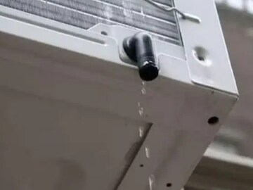 বর্ষাকালে AC থেকে জল ঝরবেই, বালতি ভরে ঘরের এই সব কাজে ব্যবহার করতে পারেন অনায়াসে