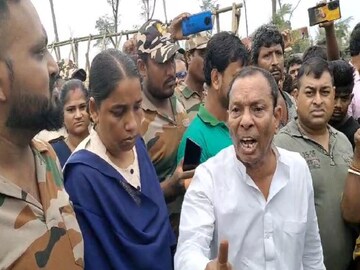 মহিলা অফিসারকে শাসালেন মন্ত্রী অখিল গিরি৷ 