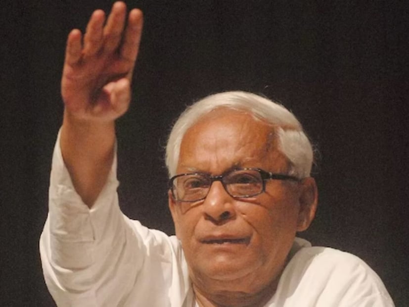স্কুল করিডোর, ক্লাস রুম আজ ভারাক্রান্ত। গুম মেরে আছে তাদের এক সময়ের যুবক বাংলা শিক্ষকের প্রয়ানের খবরে।