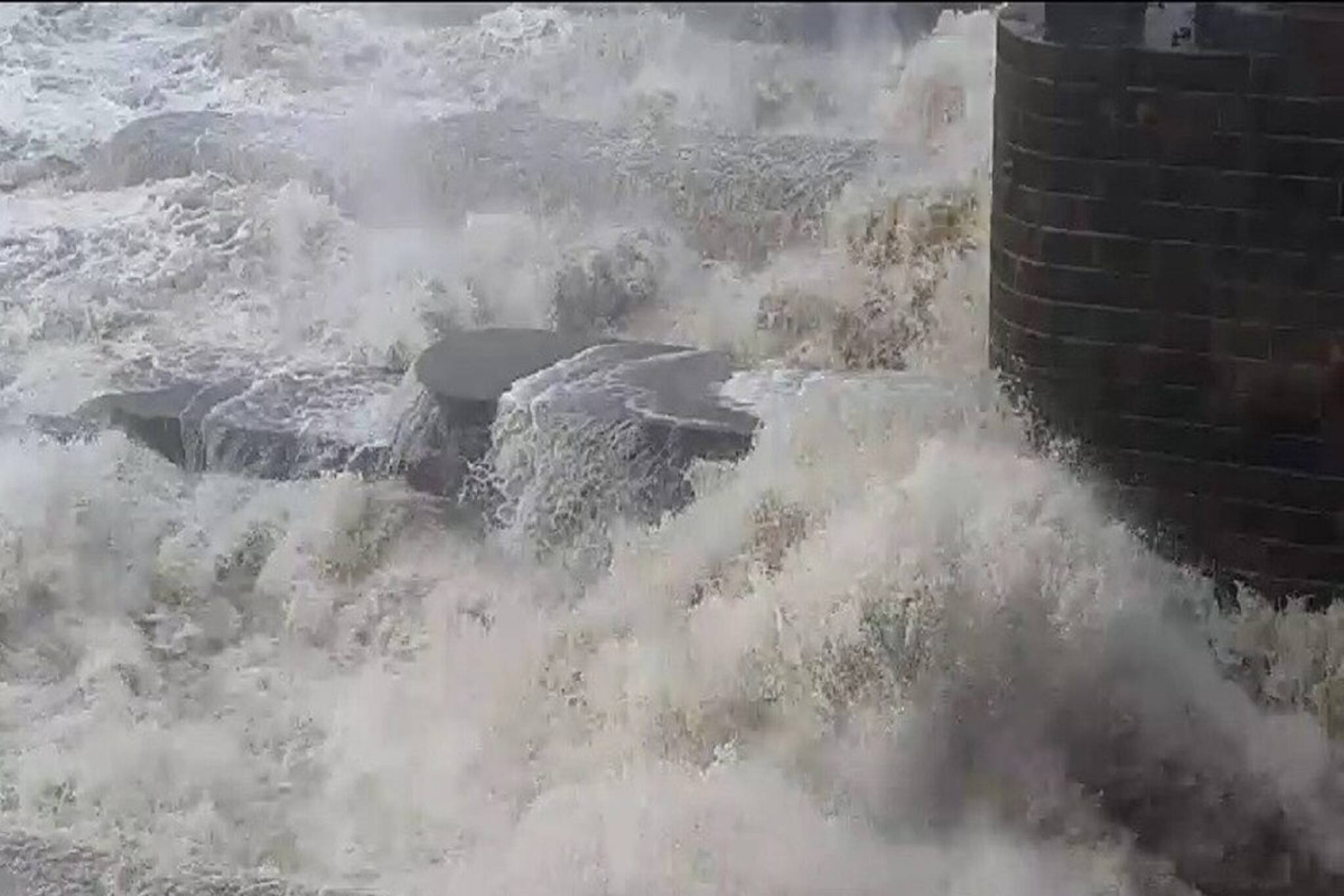 ৩৬ হাজার কিউসেক জল ছাড়ল ডিভিসি, ভাসবে কোন কোন জেলা ?