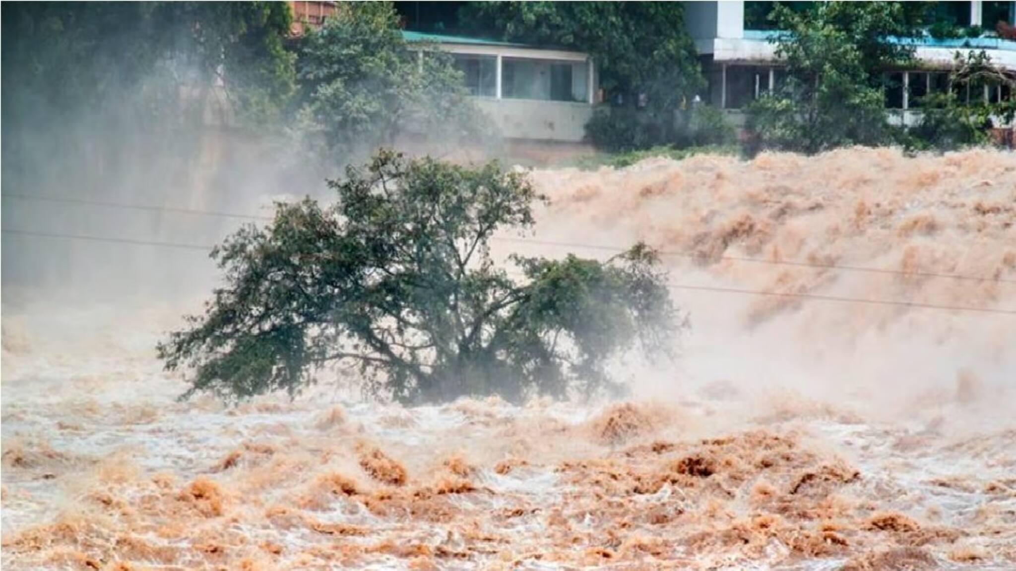 পশ্চিমবঙ্গের ৭ জেলায় ভয়ঙ্কর হড়পা বানের আশঙ্কা! সতর্ক করল হাওয়া অফিস