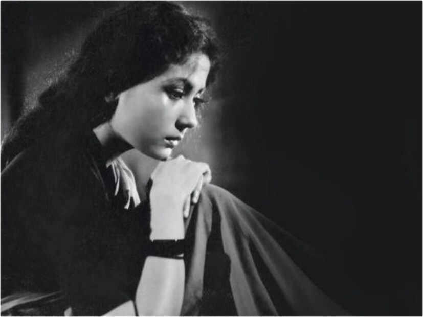 ১৯৫০-৬০-এর দশকে বলিউডে একাধিক তারকার হাড্ডাহাড্ডি টক্কর৷ সমস্ত তারকার সঙ্গে ক্যাটফাইটে সকলের চেয়ে নজর কেড়েছিলেন মীনা কুমারী৷ 