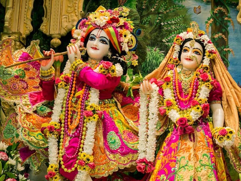 ভগবান শ্রী কৃষ্ণের পরম প্রিয় রাধারাণীর জন্ম ভাদ্রপদ মাসের শুক্লপক্ষের অষ্টমী তিথিতে। এই কারণে প্রতি বছর রাধা অষ্টমী পালিত হয় সেই তিথিতে। রাধা অষ্টমী রাধা জয়ন্তী নামেও পরিচিত। শ্রীকৃষ্ণ জন্মাষ্টমীর ১৪ বা ১৫ দিন পর রাধা অষ্টমী পালিত হয়। এ বছর রাধা অষ্টমীর দিনে রবি যোগ তৈরি হচ্ছে। 
