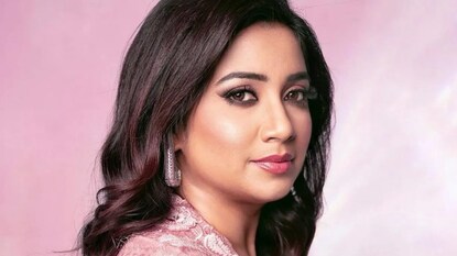 কলকাতায় শো পিছিয়ে দিলেন শ্রেয়া ঘোষাল কলকাতায় শো পিছিয়ে দিলেন শ্রেয়া ঘোষাল