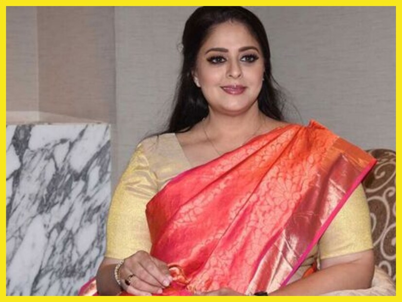 জনপ্রিয় ও সুন্দরী অভিনেত্রী নাগমার কথাই হচ্ছে এখন ৷ এমনও শোনা যায় একজন ক্রিকেটারের সঙ্গে তাঁর নাম জড়িয়েছে ৷ ফাইল ছবি ৷