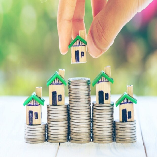 ১০) Indian Overseas Bank Home Loan থেকে ৭৫ লাখ টাকার হোম লোন নিলে ৮.৪০% থেকে ১০.৬০% হারে সুদ দিতে হবে।১১) Central Bank India Home Loan থেকে ৭৫ লাখ টাকার হোম লোন নিলে ৮.৪৫% থেকে ৯.৮০% হারে সুদ দিতে হবে।