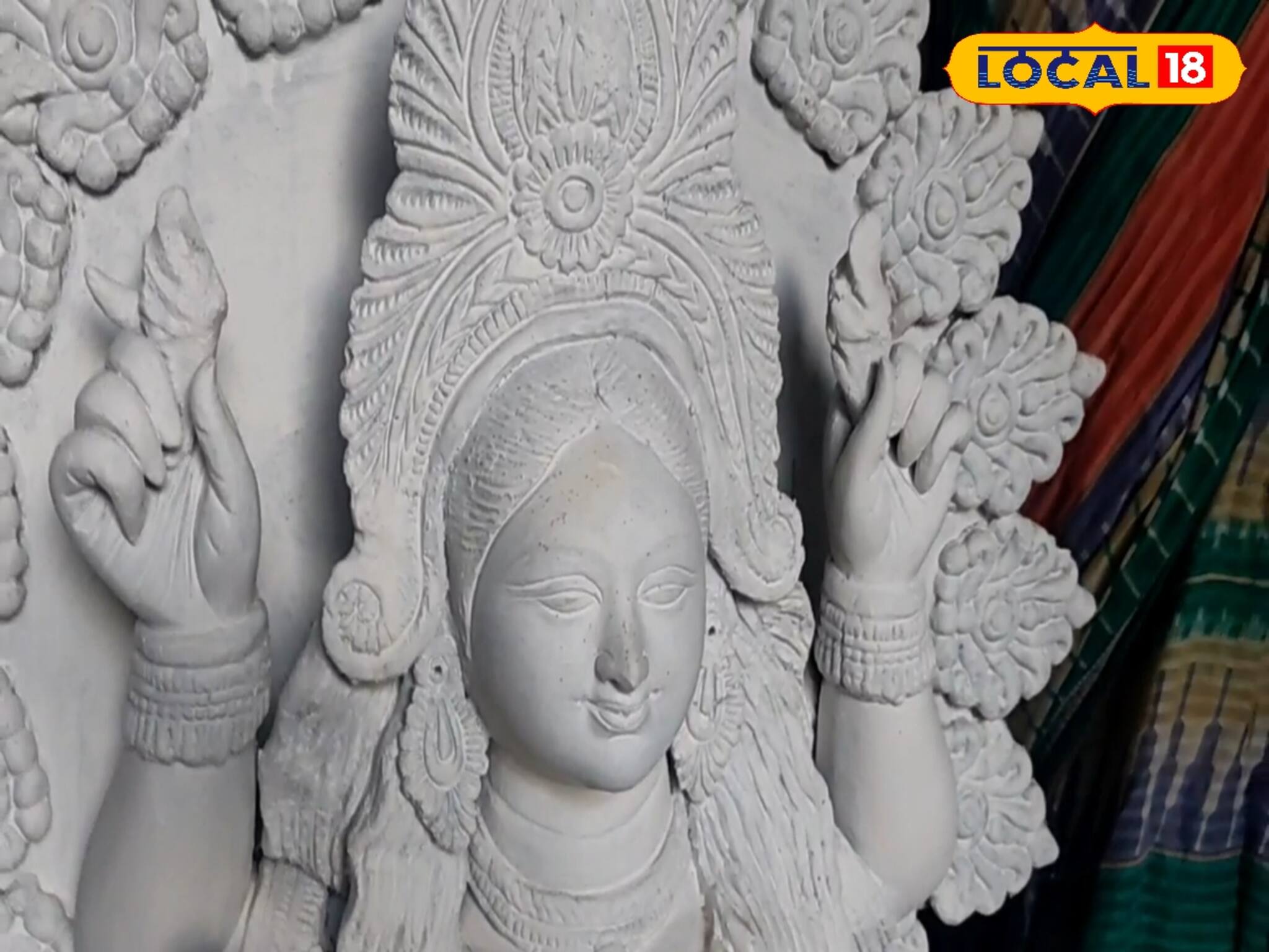 মাটির প্রতিমা নয়, এখন বাজার কাঁপাচ্ছে এই বিশেষ মূর্তি! জানেন দাম কত?