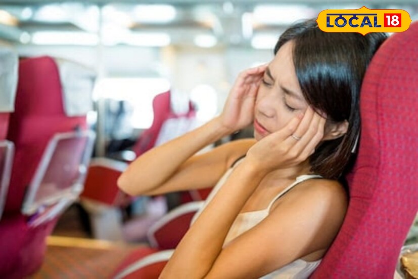 বমি ভাব হলে ছোট্ট একটি এলাচের টুকরো মুখে দিলে অনেকটাই উপকার মেলে। এমনকি এক টুকরো আদা নিয়ে চিবুতে থাকলেও বমি ভাব দূর হয়। সুস্মিতা গোস্বামী 