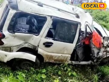 দুর্ঘটনাগ্রস্থ গাড়ি 