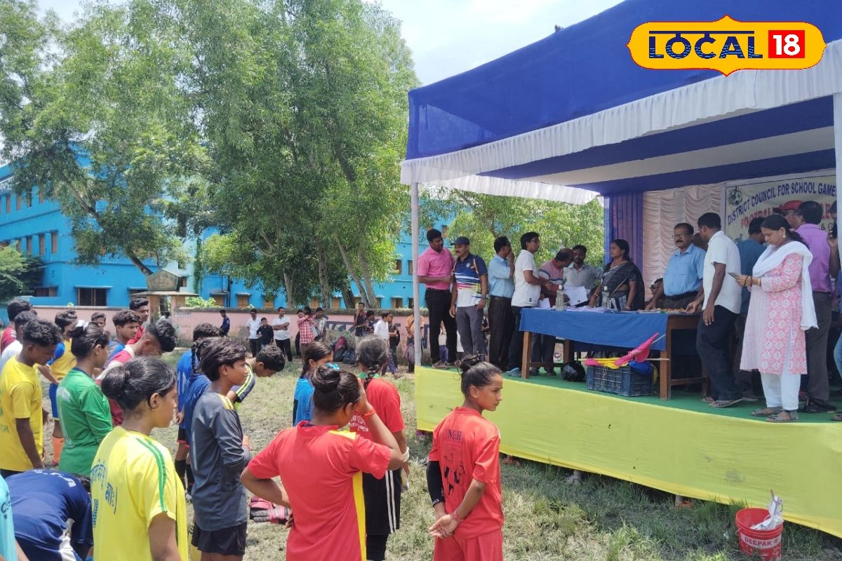 আর যেতে হবে না দূরে! এবার ঘরের কাছেই হবে পড়ুয়া-খেলোয়ারদের বাছাই প্রক্রিয়া আর যেতে হবে না দূরে! এবার ঘরের কাছেই হবে পড়ুয়া-খেলোয়ারদের বাছাই প্রক্রিয়া