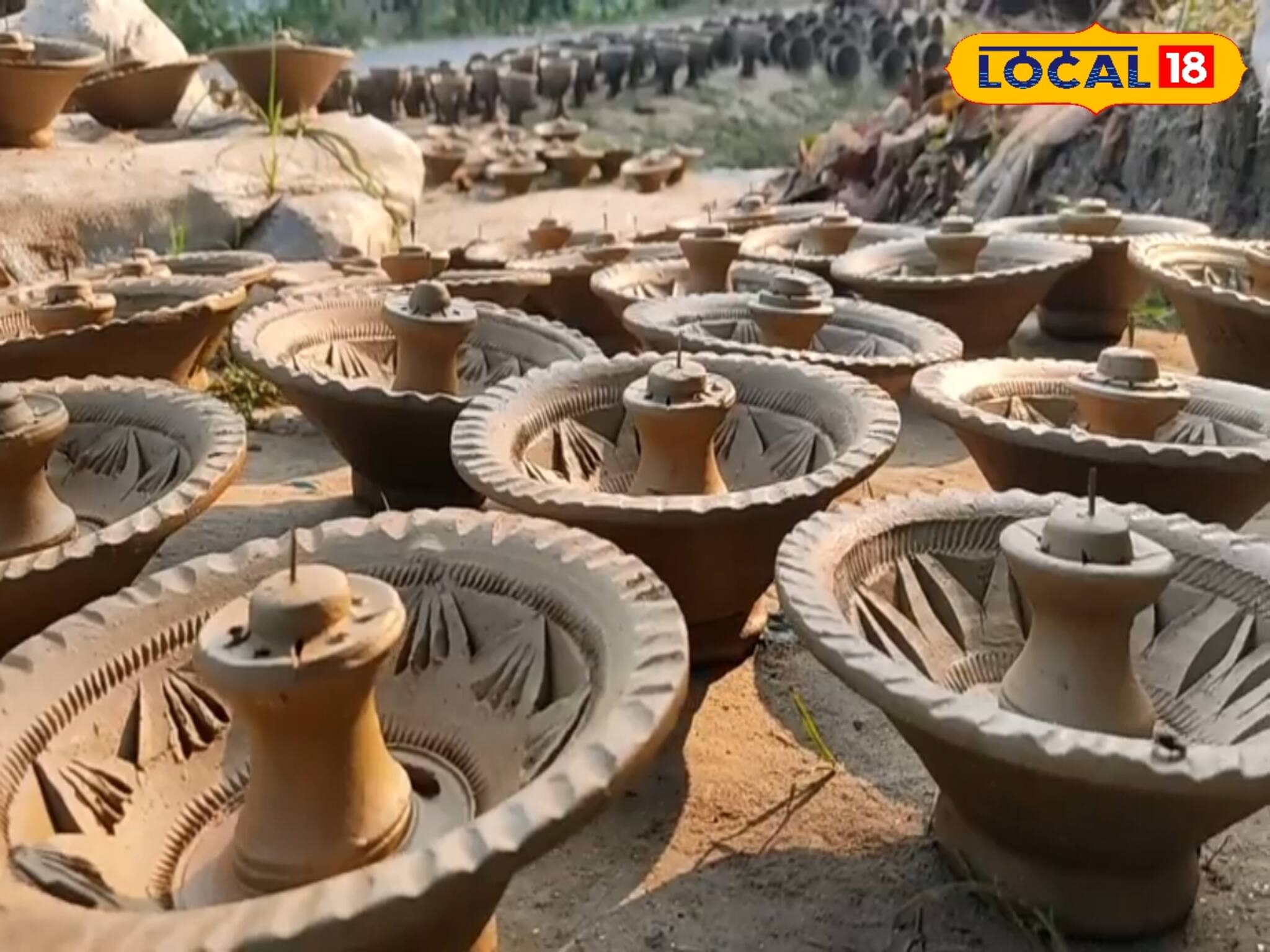 বিপদ থেকে বাঁচতে মাটির কয়েলদানির চাহিদা ক্রমশ বাড়ছে