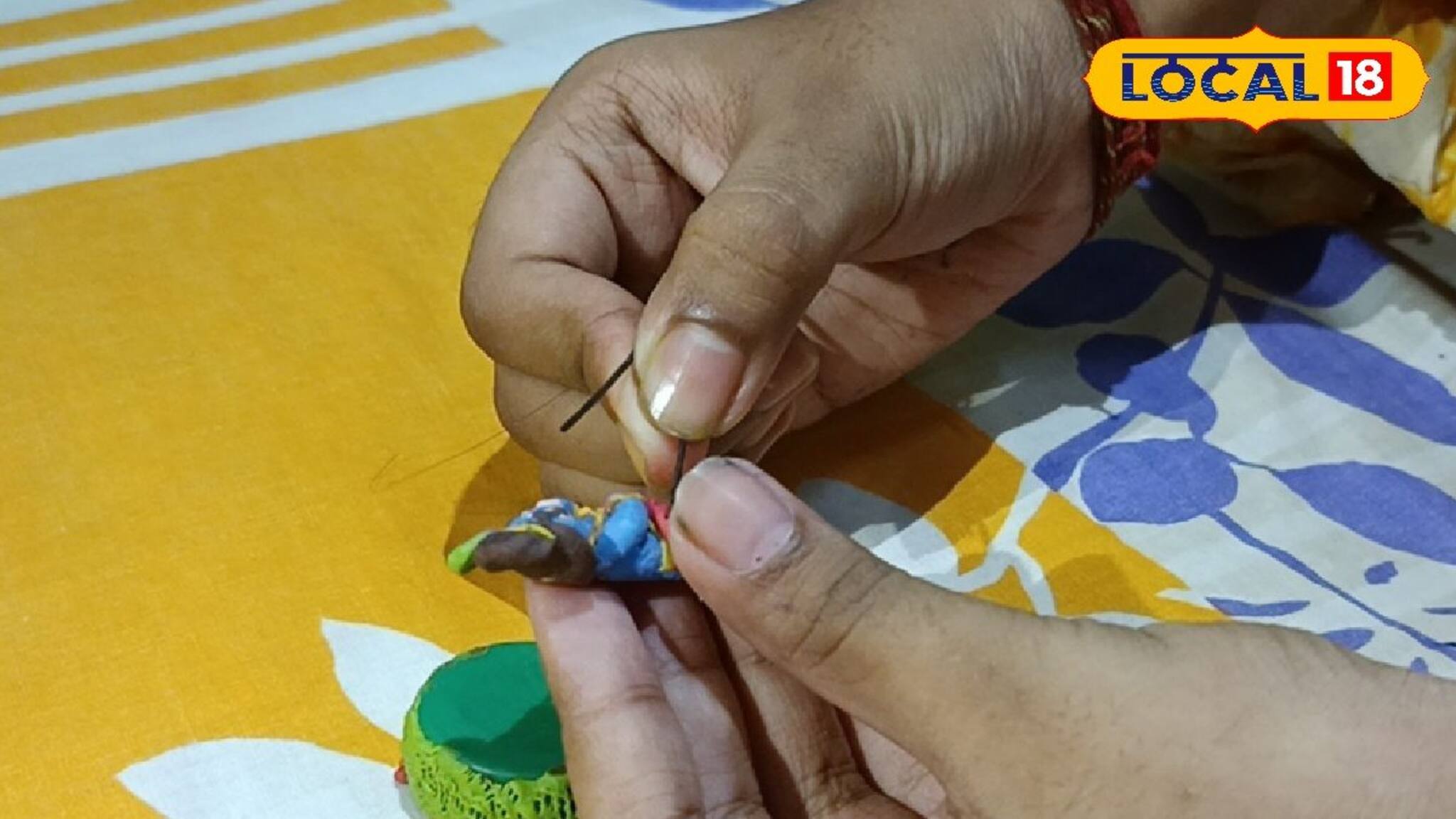 সামান্য উপকরণে অসামান্য শিল্প! ষষ্ঠ শ্রেণীর পড়ুয়ার কৃতিত্বে তাজ্জব সকলে