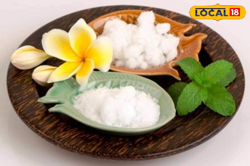 এছাড়াও মশা তাড়াতে গায়ে সুগন্ধি কিংবা পারফিউম ব্যবহার করতে পারেন এছাড়াও রাতে ঘুমানোর আগে মশা তাড়ানোর জন্য চিকিৎসকের পরামর্শ নিয়ে বাজার থেকে মশা তাড়ানোর লোশন গায়ে ব্যবহার করতে পারেন।