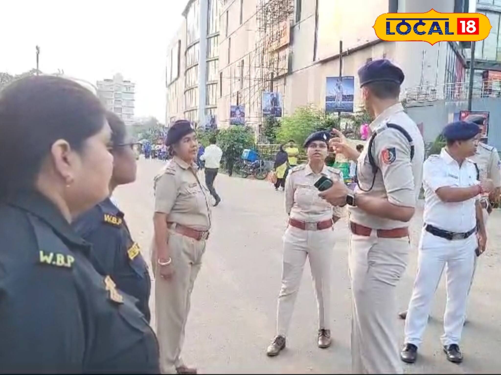 রাতের রাস্তায় মেয়েদের সাহস জোগাবে পুলিশের শক্তি বাহিনী