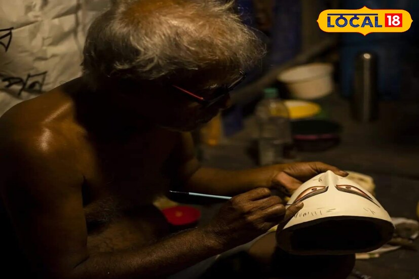 মন ছুঁয়ে যাওয়া এই সমস্ত কিছু আসতে আর মাত্র কয়েকটা দিন! এদিকে, পঞ্জিকামতে দেখে নেওয়া যাক, ২০২৪ দুর্গাপুজোয় মা দুর্গার আগমন ও গমন কিসে চেপে এবং তার প্রভাব কি।