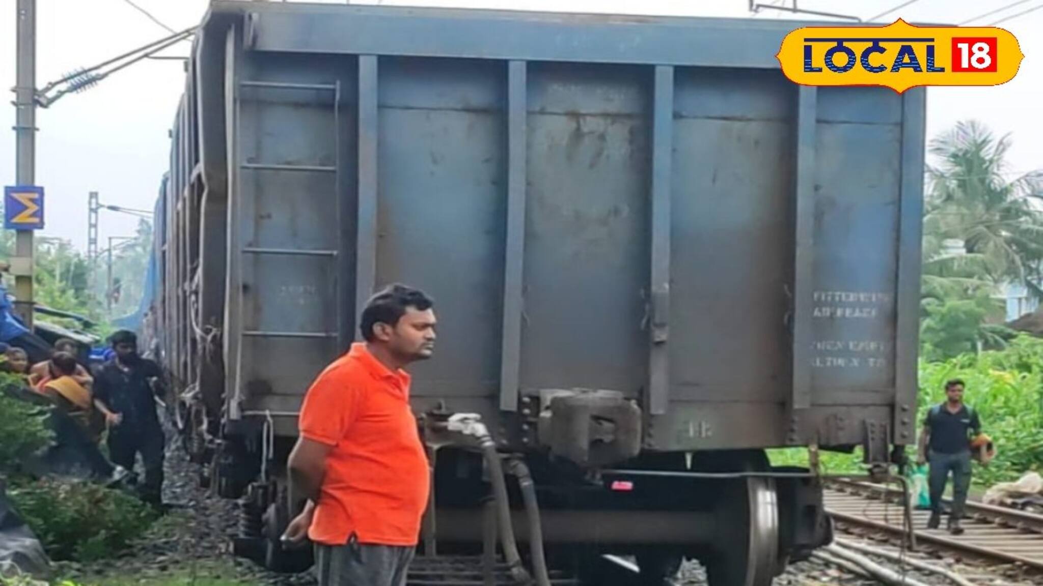 Train accident in West Bengal: ফের রাজ্যে ট্রেন দুর্ঘটনা! বজবজে বিচ্ছিন্ন হয়ে গেল চলন্ত মালগাড়ির কামরা, ব্যাহত ট্রেন চলাচল