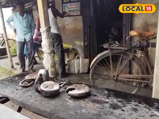 রাতের অন্ধকারে দোকানের তালা ভেঙে চুরি