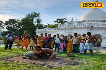 প্রাচীন এই খেলার আয়োজন হয় মদন বাড়িতে! কাদায় লুটোপুটি করেই চলে এই খেলা! জানুন খেলার ইতিহাস প্রাচীন এই খেলার আয়োজন হয় মদন বাড়িতে! কাদায় লুটোপুটি করেই চলে এই খেলা! জানুন খেলার ইতিহাস