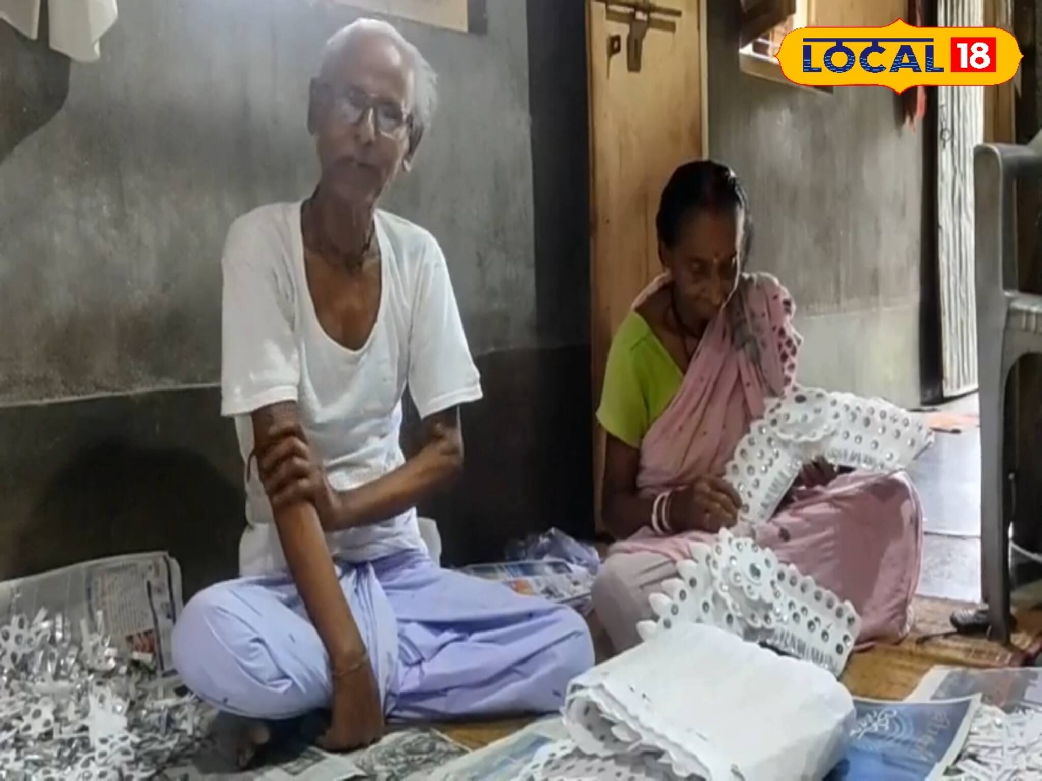 মায়ের অলঙ্কার তৈরি করেও চলে না পেট, পুজোর আগে ব্যস্ততায় ভরে শুধু মন