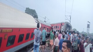 হাওড়া-মুম্বই মেলে দুর্ঘটনা (ফাইল ছবি) হাওড়া-মুম্বই মেলে দুর্ঘটনা (ফাইল ছবি)